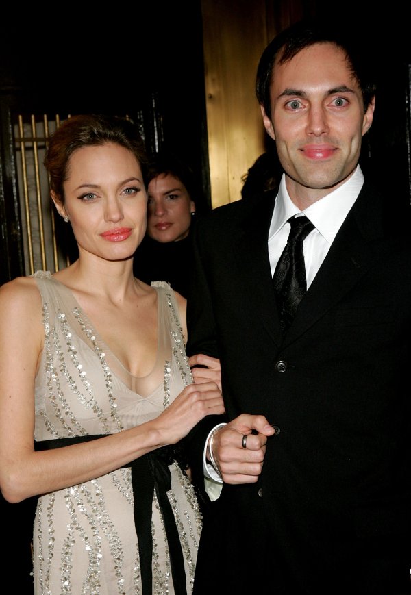 Анджелина с брат си Джеймс през 2005 г. Снимка: gettyimages.com