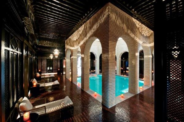 4. Espace Vitalité Chenot – ИталияУелнес комплексът отваря врати едва преди половин година в сградата на хотела Селман. Архитектът на СПА-то черпи вдъхновение от Изтока. Той прави хамам, седем СПА стаи, естествено осветен квадратен басейн и тавани със свод, за да създаде интригуваща игра между мрака, сянката и светлината.Снимка: travel.yahoo.com