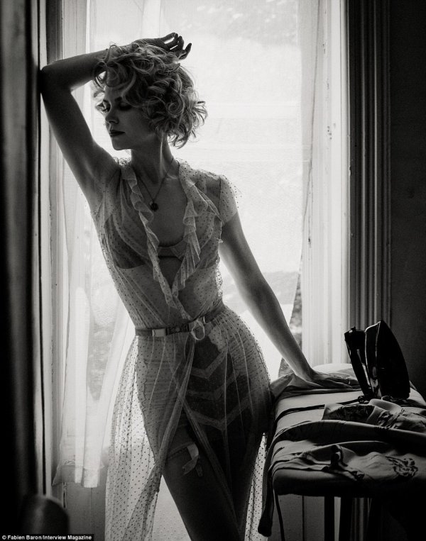 Снимка;  Interview Magazine