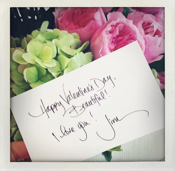Рийз Уидърспун сподели картичката, която е получила от мъжа си Джим; Снимка: Instagram