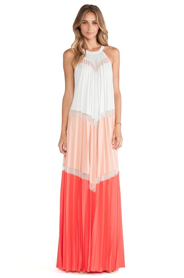 Снимка: BCBGMAXAZRIA