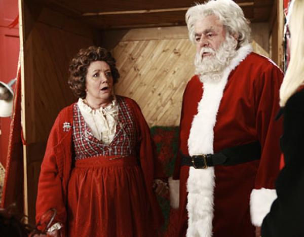 Снимка: outnow.chПол Сорвино в "Santa Baby 2". 