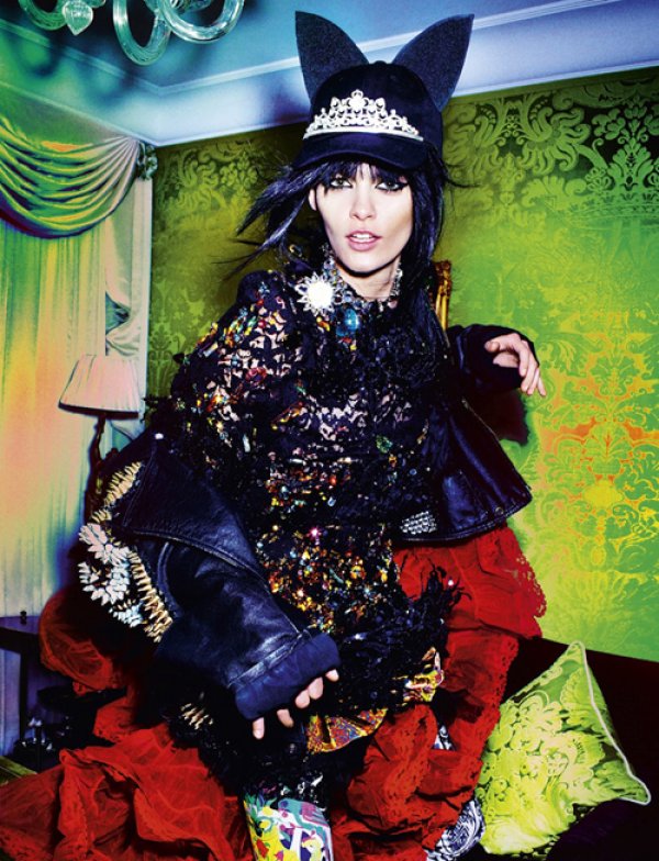 Снимка: сп. Love, Mario Testino