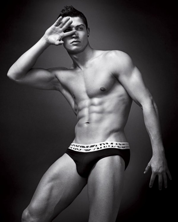 Кристиано Роналдо за Emporio ArmaniСнимка: Emporio Armani