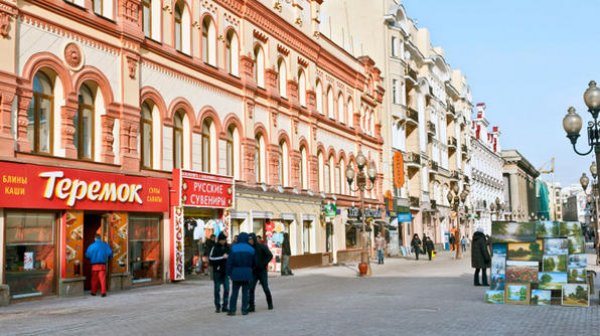 2. МоскваРуската столица е известна с изключително високия си стандарт на живот. Също така Москва е модна мека със скъпи и лъскави бутици. В московските магазини може да се намери всичко от висшата мода, както и от типичните руски дрехи.Снимка: travelchannel.com