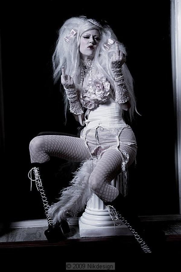 Снимка: Adora BatBrat (official)