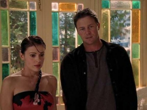 Брайън Краузе и Алиса Милано от сериала "Charmed". Снимка: Happy facts