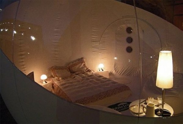 Снимка: Crystal Bubble Portable Home