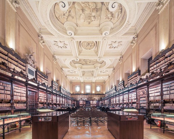 Biblioteca Vallicelliana - РимСнимка: boredpanda.com