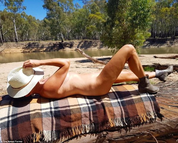 Снимка: Instagram/ The Naked Farmer