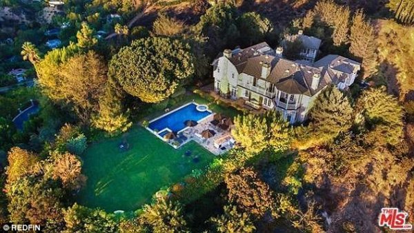 Снимка: REDFIN
