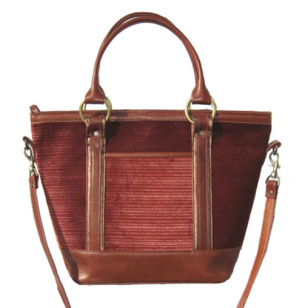 Снимка: kimwhitehandbags.comТекстилът използван за тапицирането на 1981Chevy Caprice