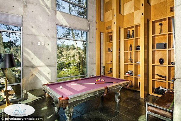 Снимка: Prive Luxury Rentals