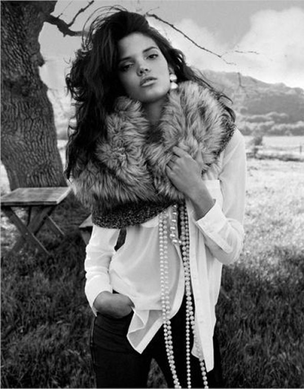 Снимка: Guess