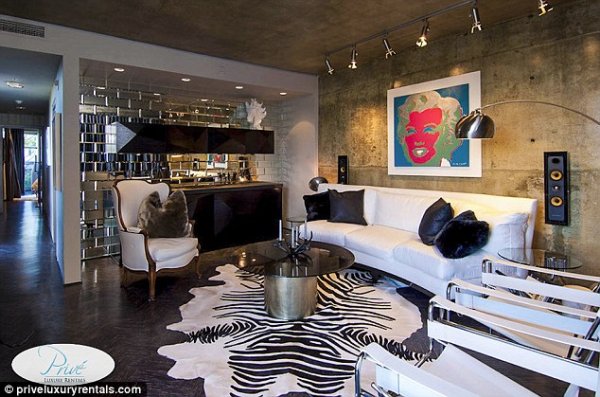 Снимка: Prive Luxury Rentals