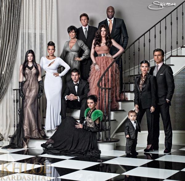 Коледната картичка на семейство Кардашян през 2010 гСнимка: http://khloekardashian.celebuzz.com