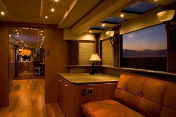 Снимка: House on Wheels