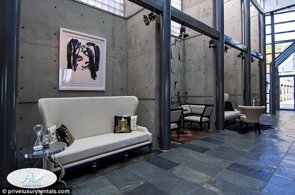 Снимка: Prive Luxury Rentals