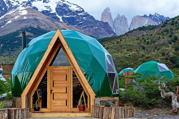 Снимка: architecturaldigest.comТези еко вили се намират в подножието на Андите в Чили. 