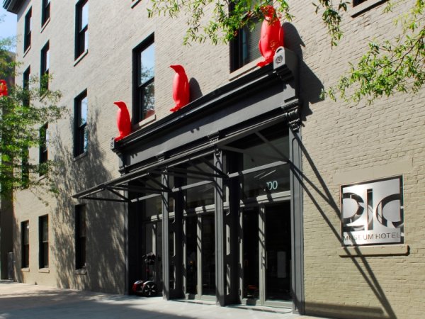 21c Museum Hotel в Луисвил, САЩ.Rooms: 98.8Service: 97.8Food: 96.9Location: 96.9Design: 98.8Activities: 92.3