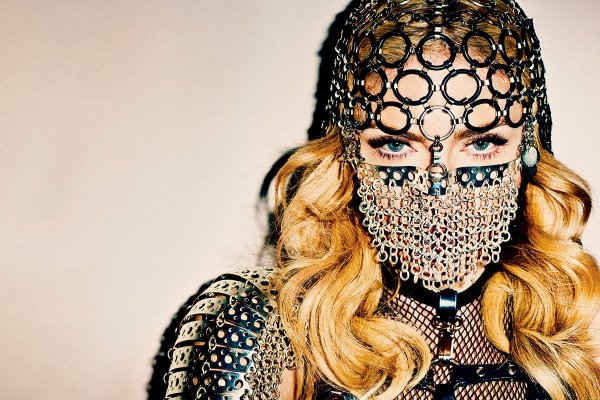 Снимка: сп.Harper's Bazaar