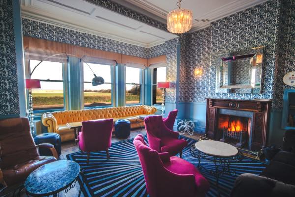 3. TITCHWELL MANOR – АнглияЗа 14-ти февруари хотелът предлага луксозен пакет, включващ нощувка, петстепенно меню, обиколка с кола покрай красивия бряг на Норфолк, както и частен иконом.Снимка: adelto.co.uk