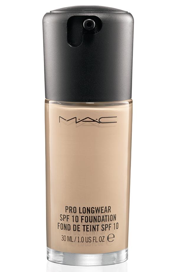 Минерален фон дьо тен Pro Longwear (MAC, 61 лв.)