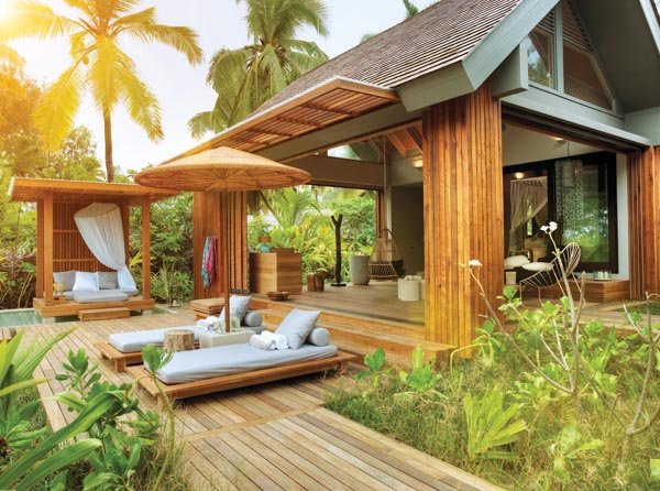 desroches-island.com