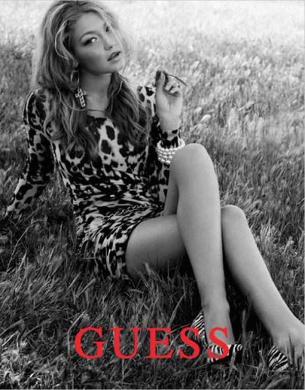 Снимка: Guess