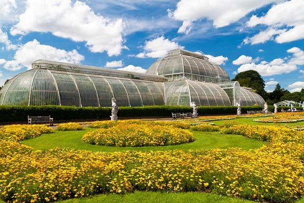 Снимка: travelbelles.com Ботаническата градина в ЛондонТази масивна градина "Kew Garden" се намира в сърцето на Лондон и се простира на над 300 дка.