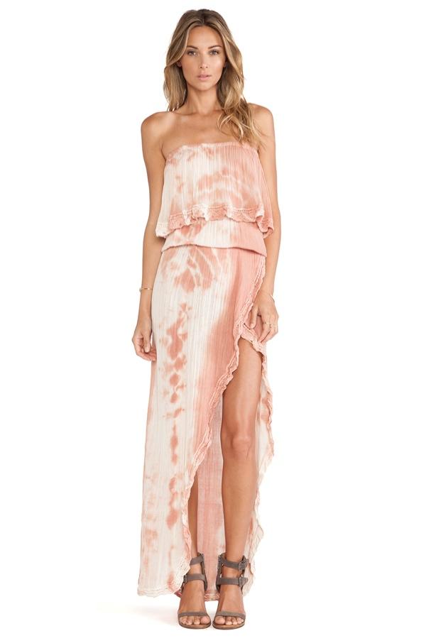 Снимка: REVOLVE Clothing