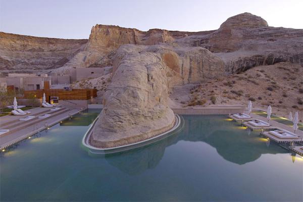 Снимка: homedsgn.comАмангири (Amangiri Luxury Resort Hotel) в Южна Юта, близо до границата в Аризона, САЩ