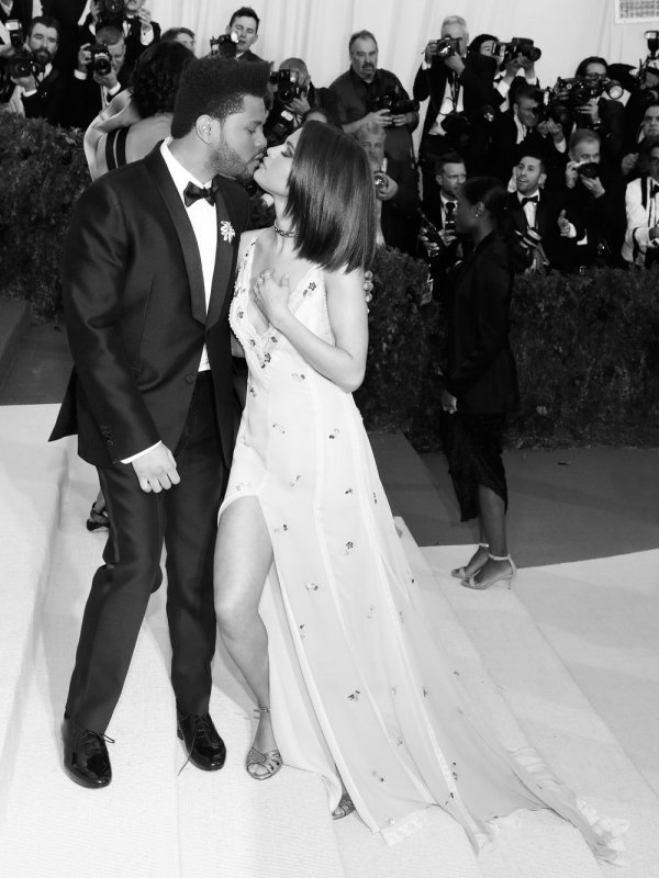 7. 2 май; Селена и The Weekend на Met Gala  (7,784,105 харесвания)