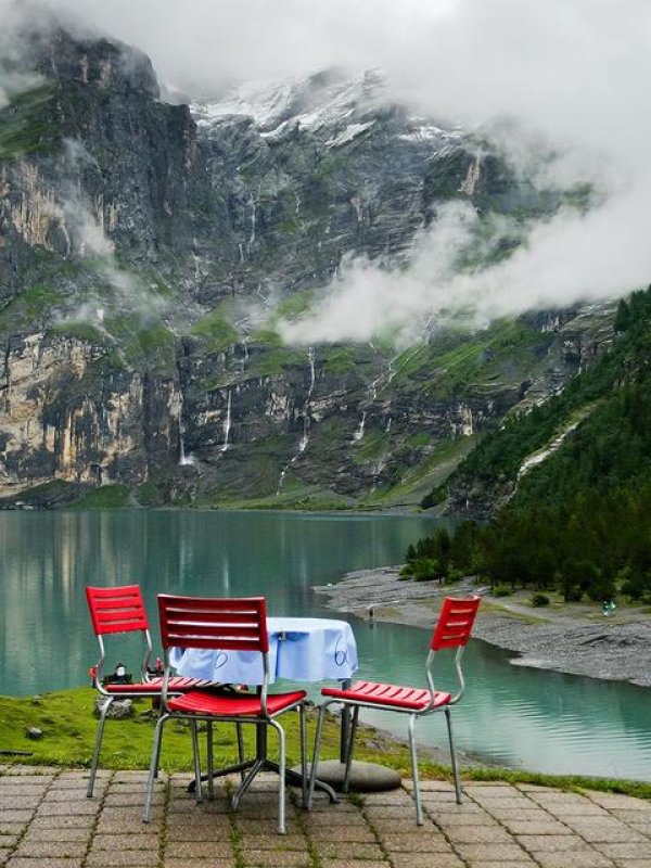 Хотел-ресторант&nbsp;&Ouml;schinensee, ШвейцарияСнимка:&nbsp;oeschinensee.ch