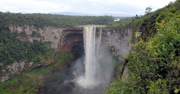 Водопада Кайетур Снимка: wikipedia