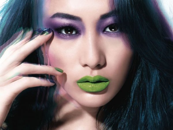 Шу Пей представя "метрото в Ню Йорк", Снимка: Maybelline 2013 Calendar
