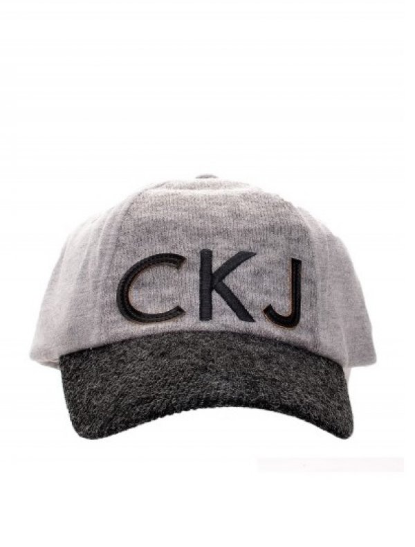 Бейзболна шапка от текстил Calvin Klein Jeans от totallyerectedstore.com, 92 лв.