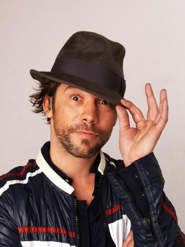 Jamiroquai е британска джаз фънк и ейсид джаз банда, съществуваща от 1992. Освен със специфичното си свежо звучене, групата е известна с леко екстравагантния си вокалист Jay Kay, който обича колите и е носител на Грами. Снимка: GettyImages/ Gulive