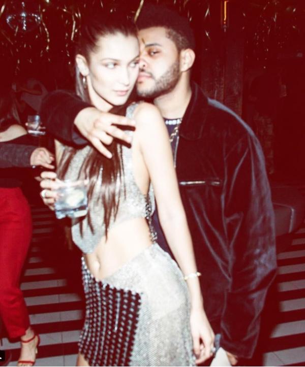 Бела Хадид с гаджето си - рапърът The Weeknd, с който се раздели малко преди модното шоу на марката; Снимка: Instagram