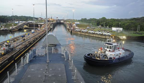 Снимка: Official U.S. Navy Page