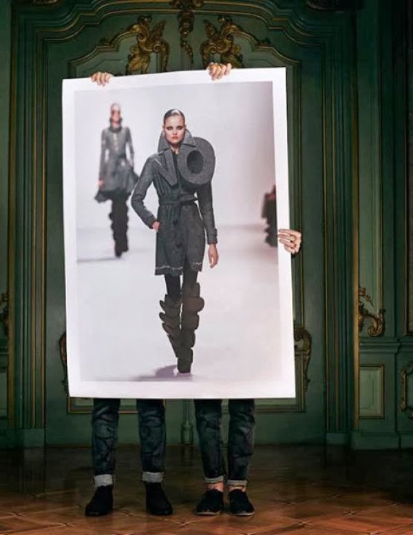 Viktor & Rolf в холандското издание на Vogue Снимка: smartologie.com