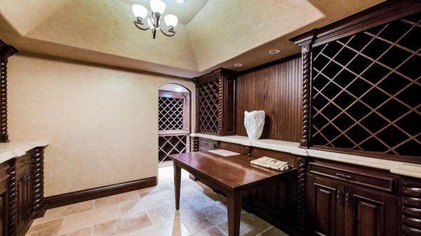 Снимка: belaircrestmansion.com