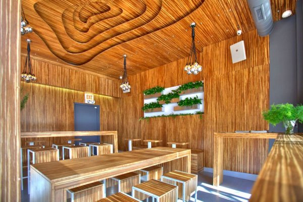 Снимка: architecturaldigest.comCaffe Streets, ЧикагоЦелият интериор на това кафене е направен от бамбук от местната фирма „Norsman Architects“. Завeдението се намира в парка Wicker и също може да се похвали с органичния форми и интересни осветителни тела.