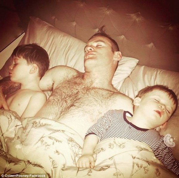 Уейн Рууни със синовете си; Снимка; Instagram