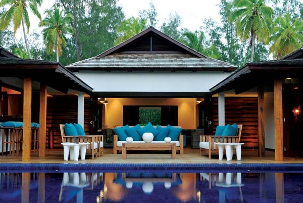 desroches-island.com