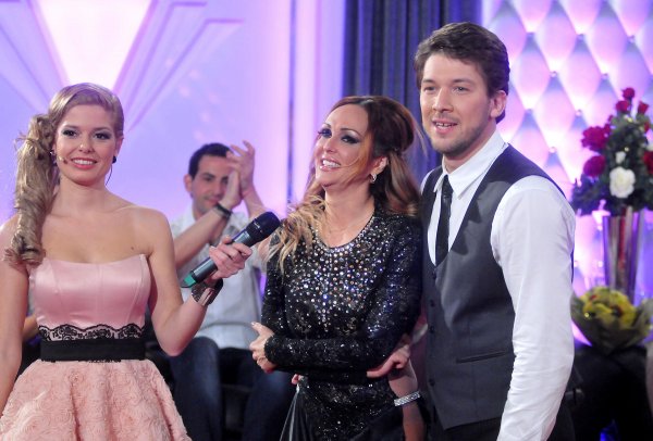 Представяне на двойките в шоуто Dancing Stars, 2013 г. Александра Сърчаджиева с Глория и Светлин Димитров. Снимка: Булфото 