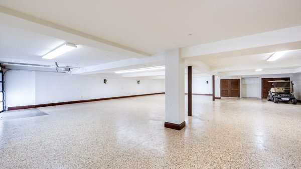 Снимка: belaircrestmansion.com