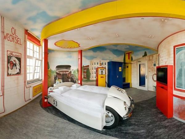 Снимка: v8hotel.deСтая-бензиностанция в хотел „V8“Щутгарт, Германия