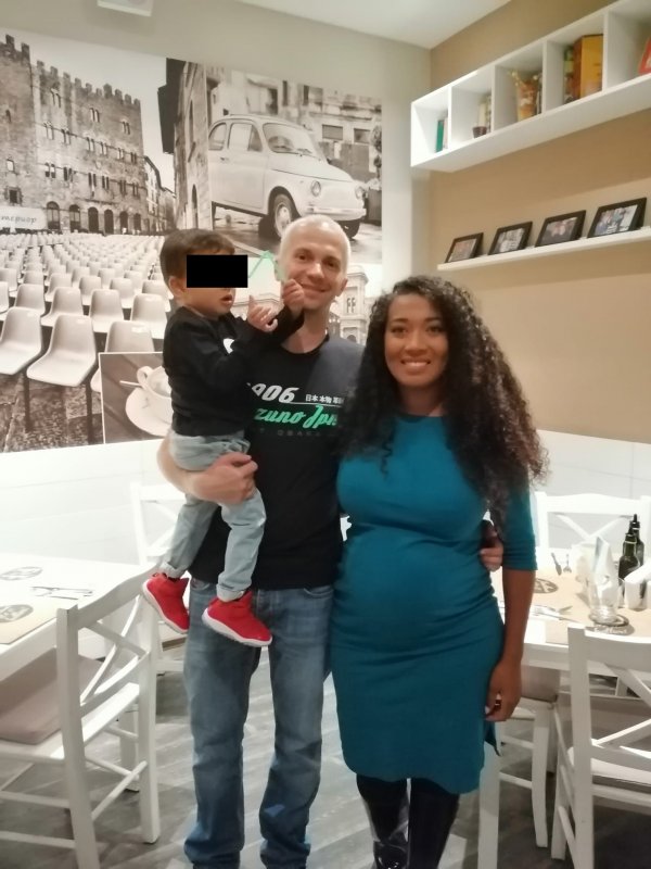 Део и жена му Мариана скоро ще си имат второ дете; Източник: Facebook