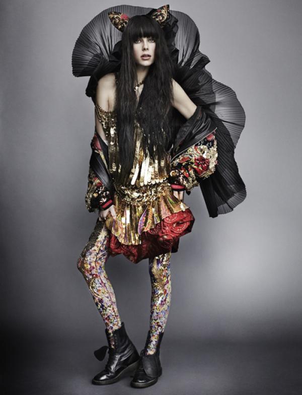 Снимка: сп. Love, Mario Testino